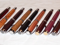 diverse Holzarten und Designs