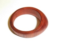 Ring aus Zwetschgenholz, nach Kundenvorgabe